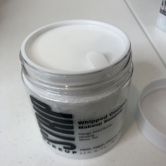 Strip Makeup New in Box Whipped Coconut Makeup Remover 3.4floz./100mls - Picture 5 of 5
